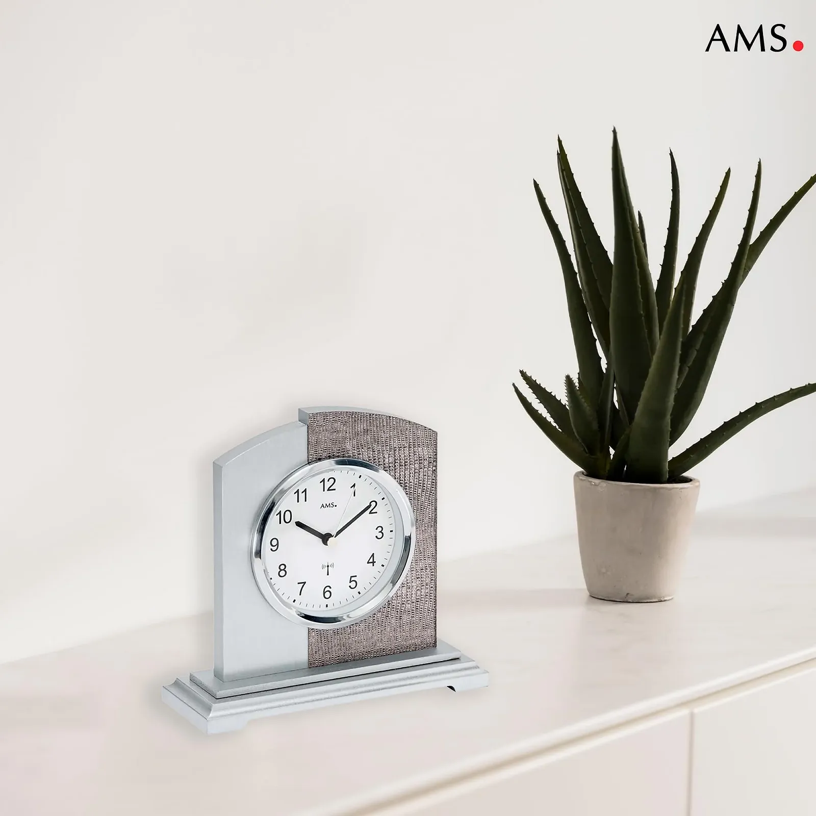 Настільний годинник AMS Modern Style Collatina 5144 з радіокерованим механізмом, на батарейках, фото №7 Настільний годинник AMS Modern Style Collatina 5144 з радіокерованим механізмом, на батарейках, фото №7