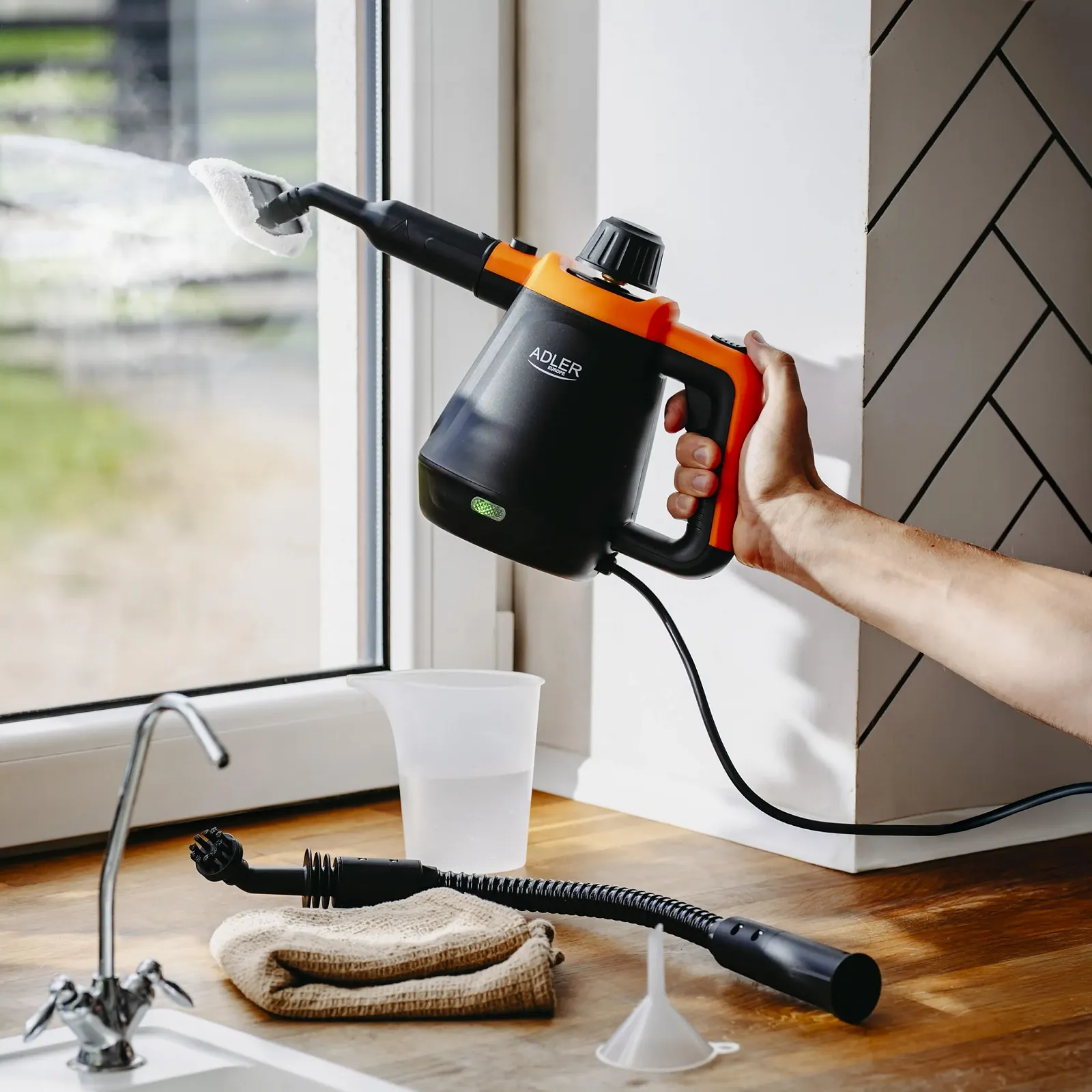 Набір ручного пароочисника Adler 13 насадок 3.5 бар 120 °C, фото №6