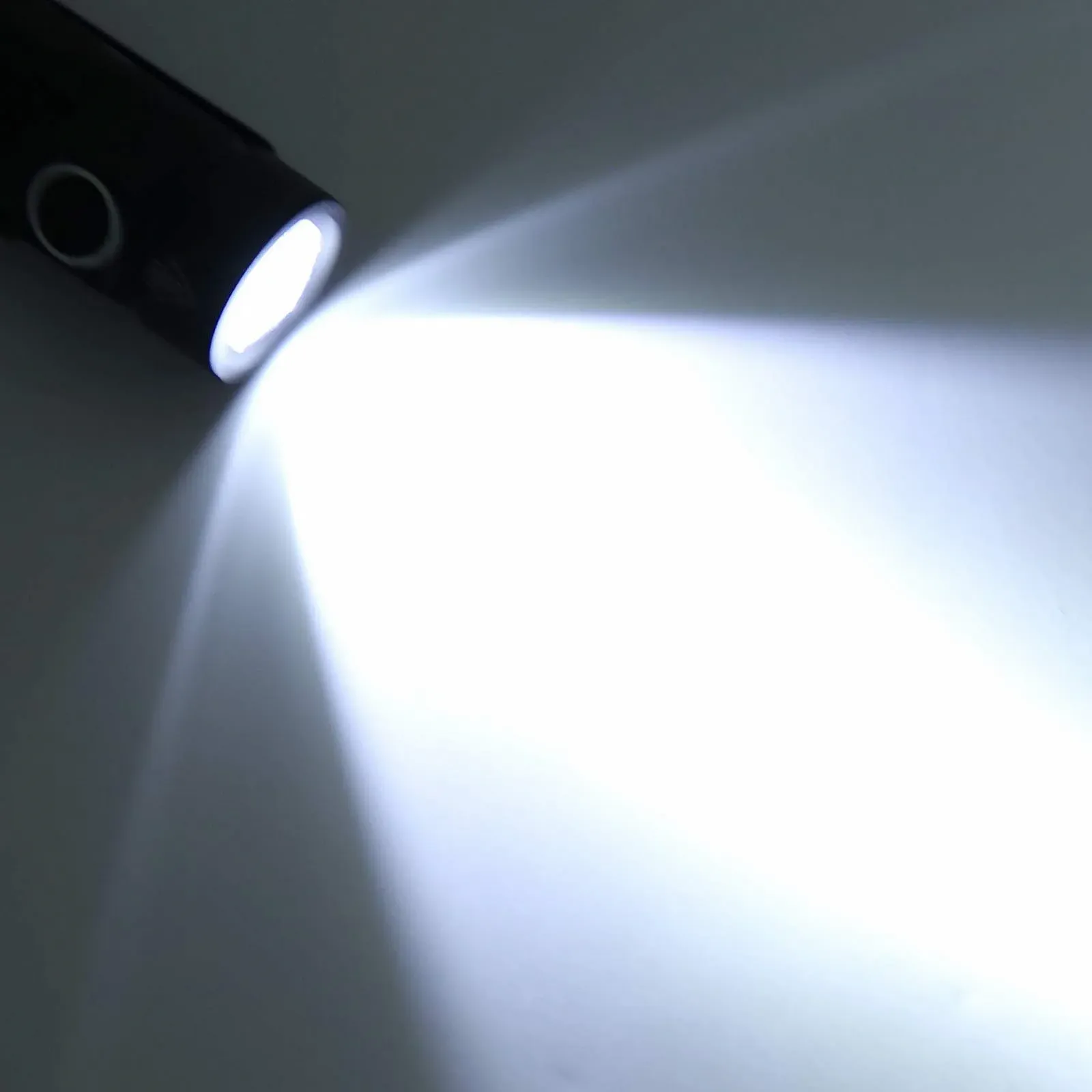 Карманный фонарик Pilipane, мини, портативный, светодиодный, USB, водонепроницаемый, белый свет, ультра маленький, дизайн брелока для ключей, для кемпинга, пешего туризма, активного отдыха на природе, алюминиевый сплав, черный, фото №9