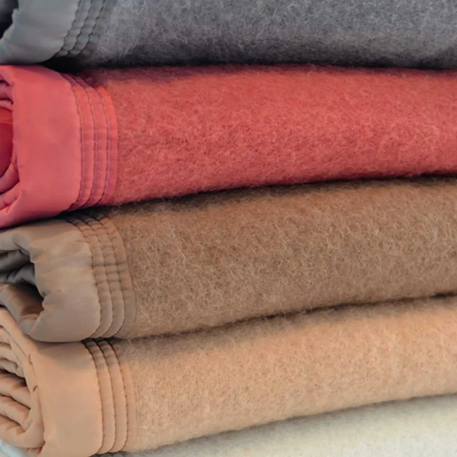 Одеяло Linnea из чистой новой шерсти 500gsm Volta Azure Blue 180 x 240 см, фото №4