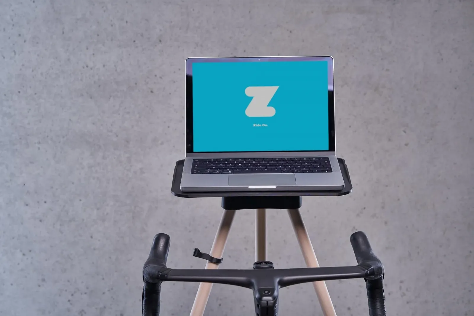 Держатель для ноутбука для велотренажера с деревянными ножками, 3D печать, фото №1