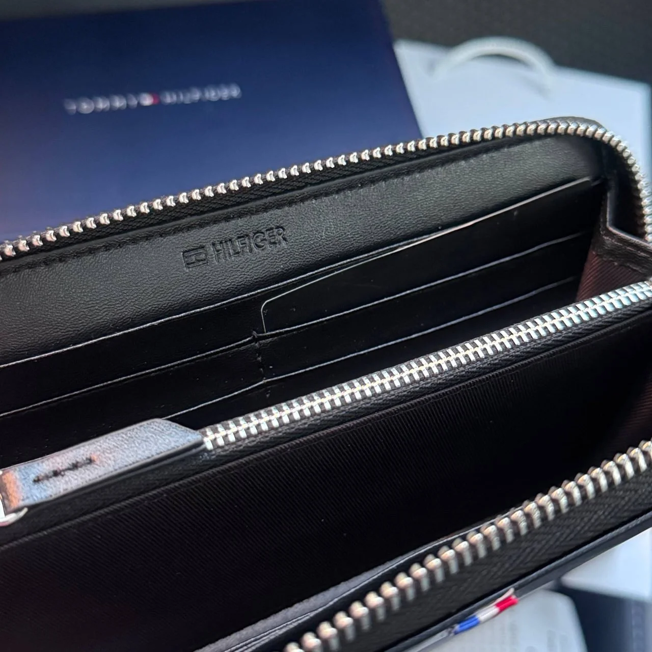 Чоловічий шкіряний гаманець на блискавці Tommy Hilfiger Томмі Хілфігер, фото №10 Чоловічий шкіряний гаманець на блискавці Tommy Hilfiger Томмі Хілфігер, фото №10