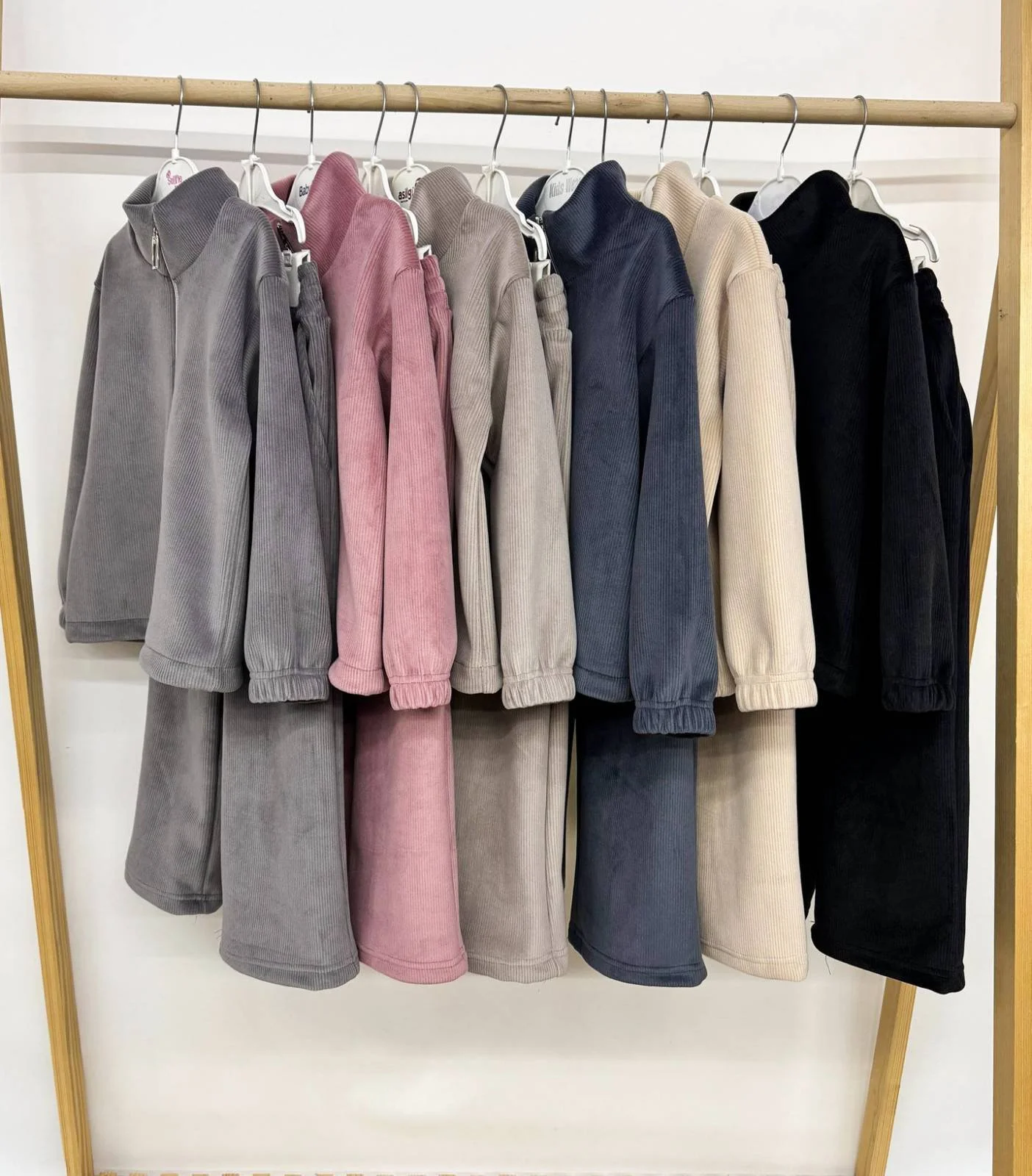 ХІТ ЗИМИ! Теплий велюровий костюм для дівчинки на флісі 110-158 см, фото №1 ХІТ ЗИМИ! Теплий велюровий костюм для дівчинки на флісі 110-158 см, фото №1