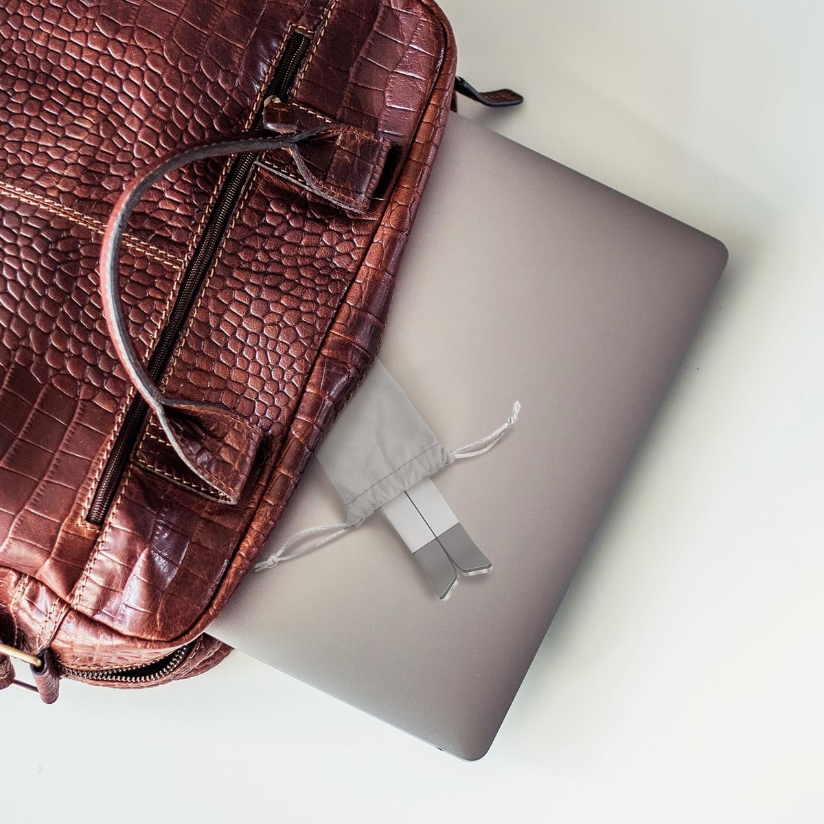 Підставка для ноутбука/планшета LogiLink AA0166 складна для 10-16" алюміній, фото №4 Підставка для ноутбука/планшета LogiLink AA0166 складна для 10-16" алюміній, фото №4