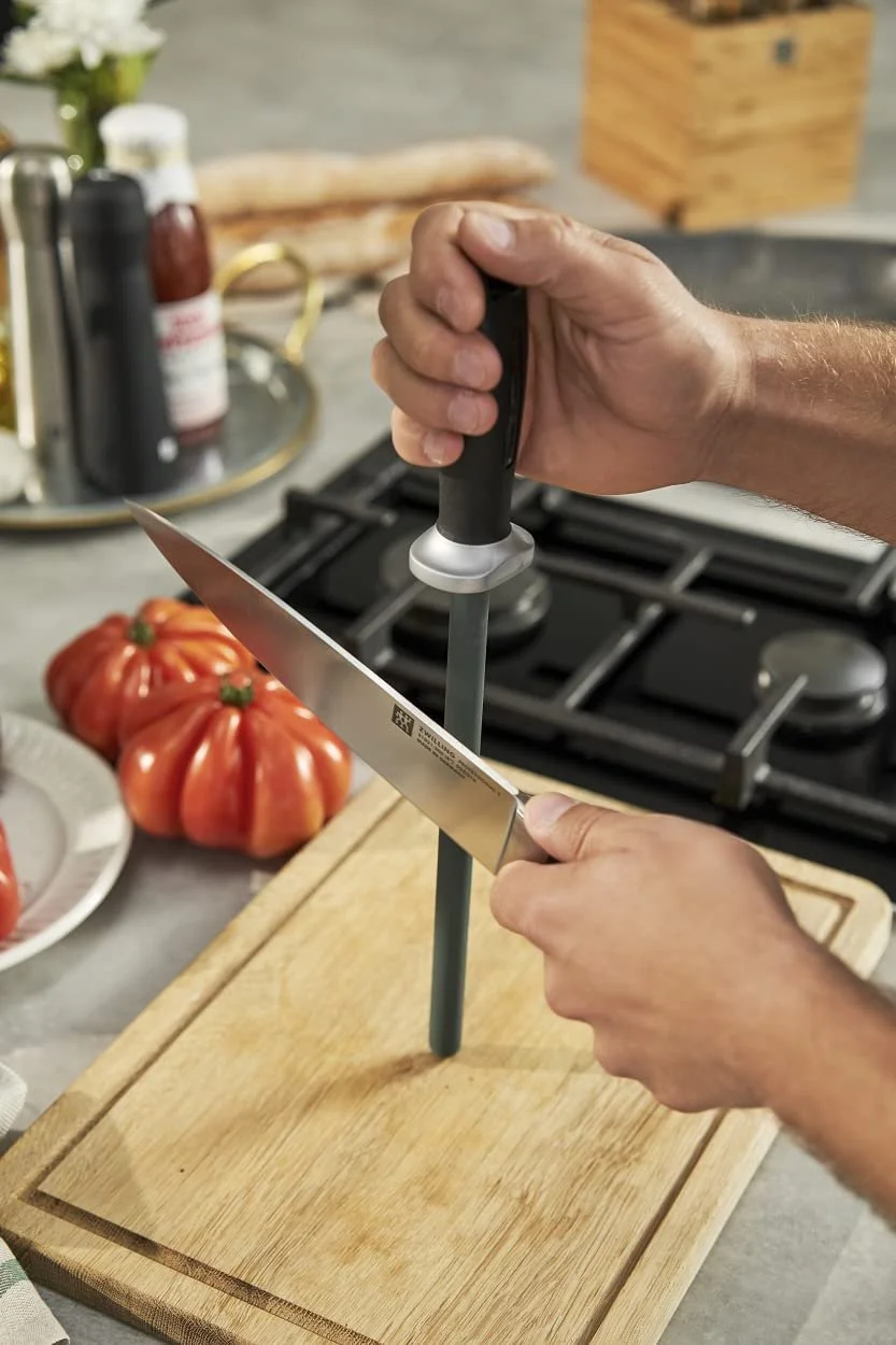 Мусат ZWILLING керамический 23 см Black с пластиковой ручкой и петлей для подвешивания, фото №4