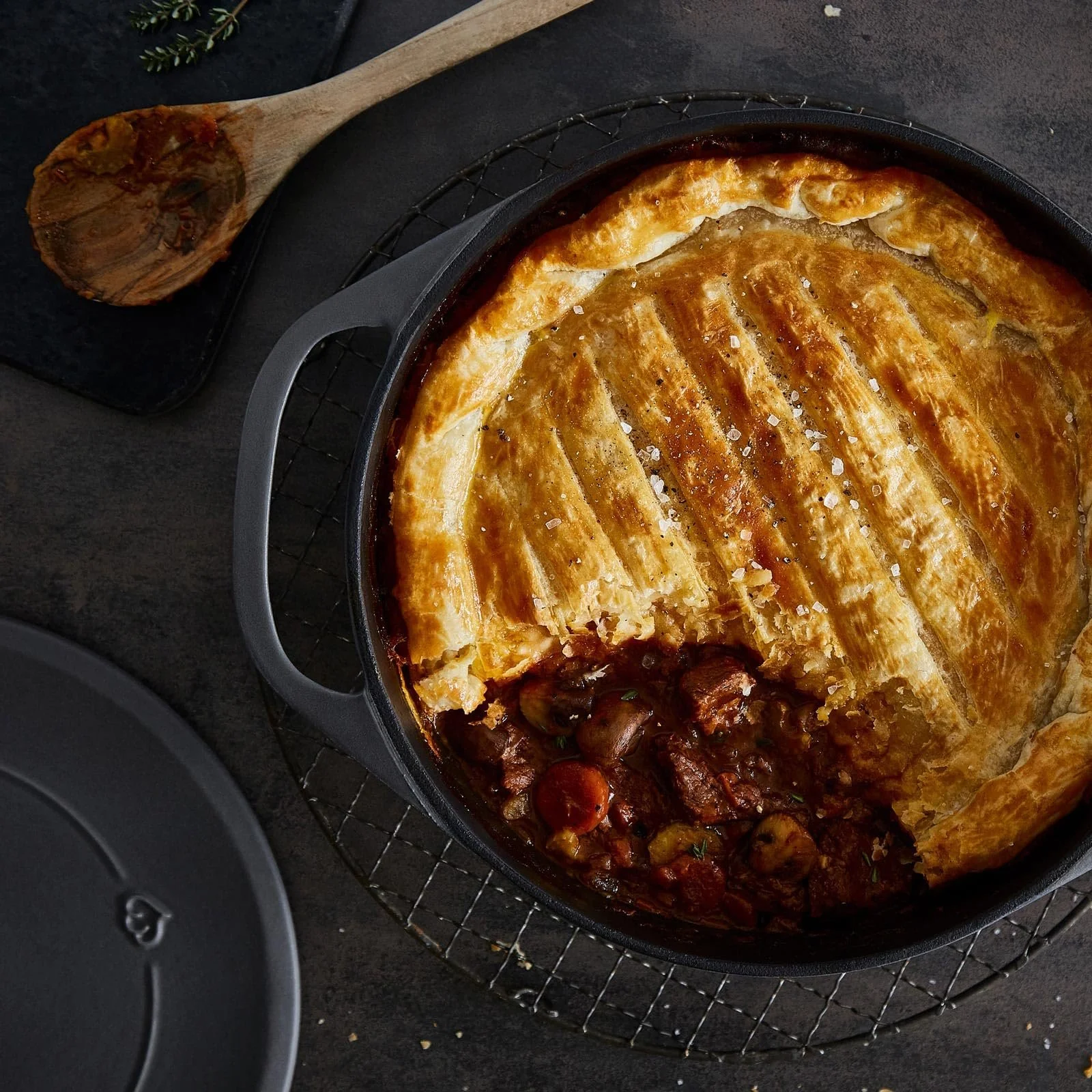 Каструля Clara Чавун з кришкою для індукційної плити та духовки, фото №5