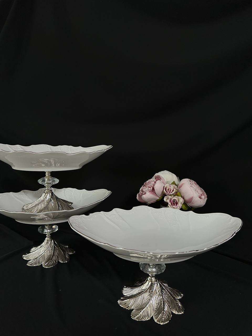 Цукерниця, фруктовниця, блюдо на срібній ніжці 34х23 см Пелюстка Bernadotte, фото №1