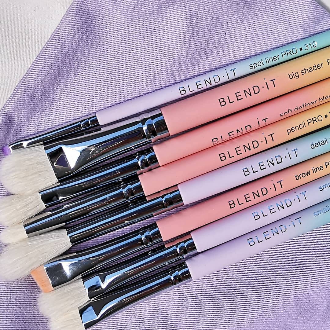 Кисть BLEND IT Small Shader PRO 280 Синтетические и Козьи Волосы Деревянная Ручка Латунь Розовый Закат, фото №6 Кисть BLEND IT Small Shader PRO 280 Синтетические и Козьи Волосы Деревянная Ручка Латунь Розовый Закат, фото №6