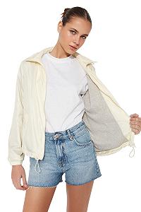 Женская зимняя куртка TRENDYOL Базовая однотонная - Фото 1