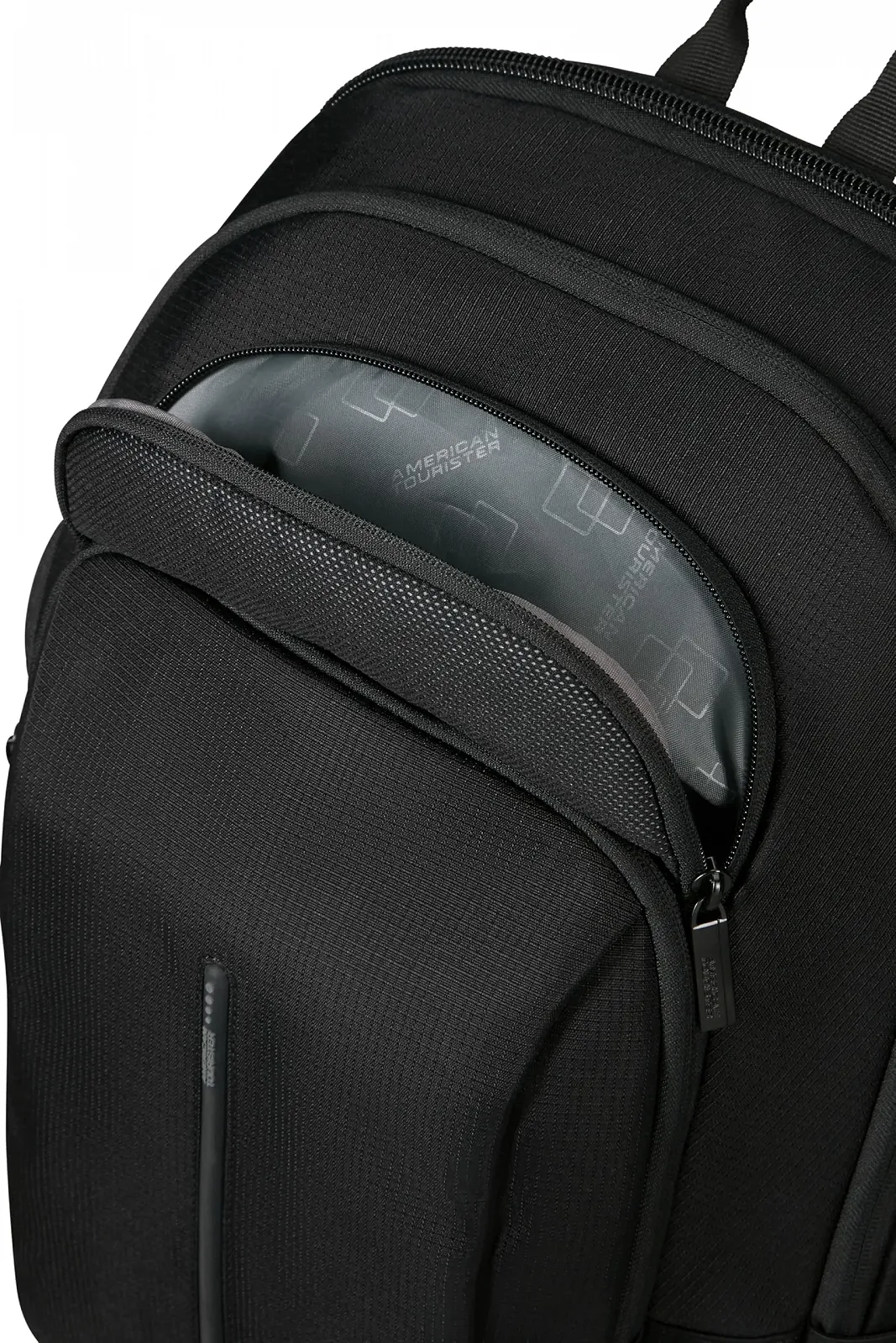 Рюкзак для ноутбука American Tourister Urban Groove UG26 17.3 дюйма 34 л черный, фото №7 Рюкзак для ноутбука American Tourister Urban Groove UG26 17.3 дюйма 34 л черный, фото №7