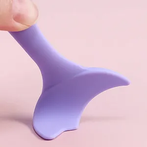 Трафарети для підводки harayaa багаторазові, фіолетові, набір 1 шт. synthetic.ua - Фото 1