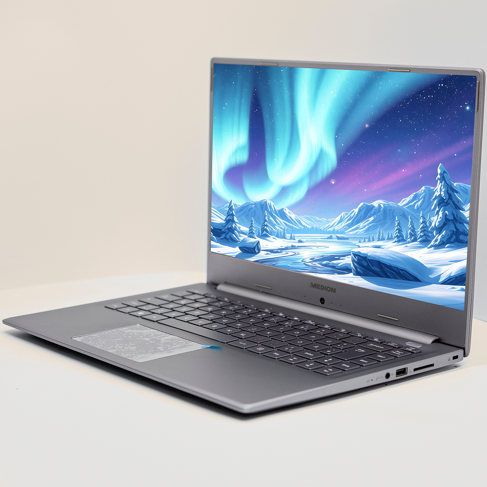 Ноутбук 15.6'' Medion (Lenovo Group) Akoya P15646 | Intel Core i5-8265U | IPS (1920x1080) FullHD | RAM 16 ГБ | SSD 512 ГБ | Nvidia GeForce MX250 | Intel UHD Graphics 620 | Металевий корпус | Win11 (4989), фото №3