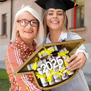 Скарбничка Diploma Подарункова коробка для випускного Дерев'яна 2025 synthetic.ua - Фото 1