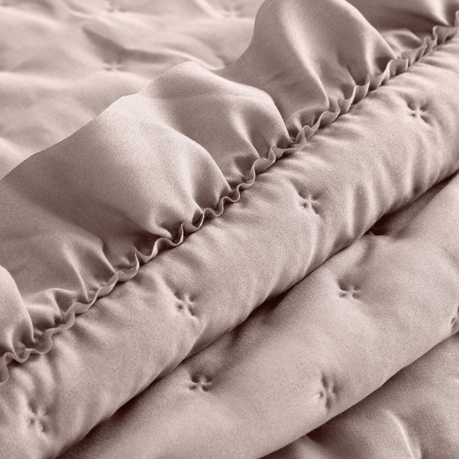 Покрывало Eurofirany Libi 3 Стильное с рюшами 170 x 210 см Розовый, фото №5 Покрывало Eurofirany Libi 3 Стильное с рюшами 170 x 210 см Розовый, фото №5