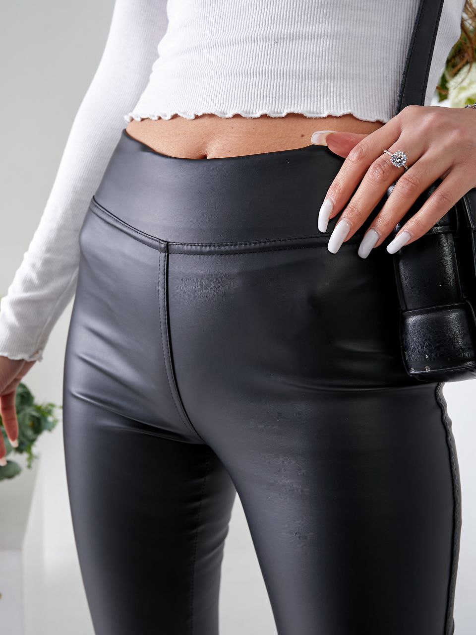 Женские облегающие леггинсы черного цвета OB01 размер 50, фото №3 Женские облегающие леггинсы черного цвета OB01 размер 50, фото №3