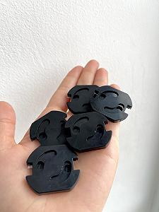 Защита на розетки 1 шт Leluno Заглушки розетку для защиты детей от электричества розеток с поворотным механизмом Черный synthetic.ua - Фото 1