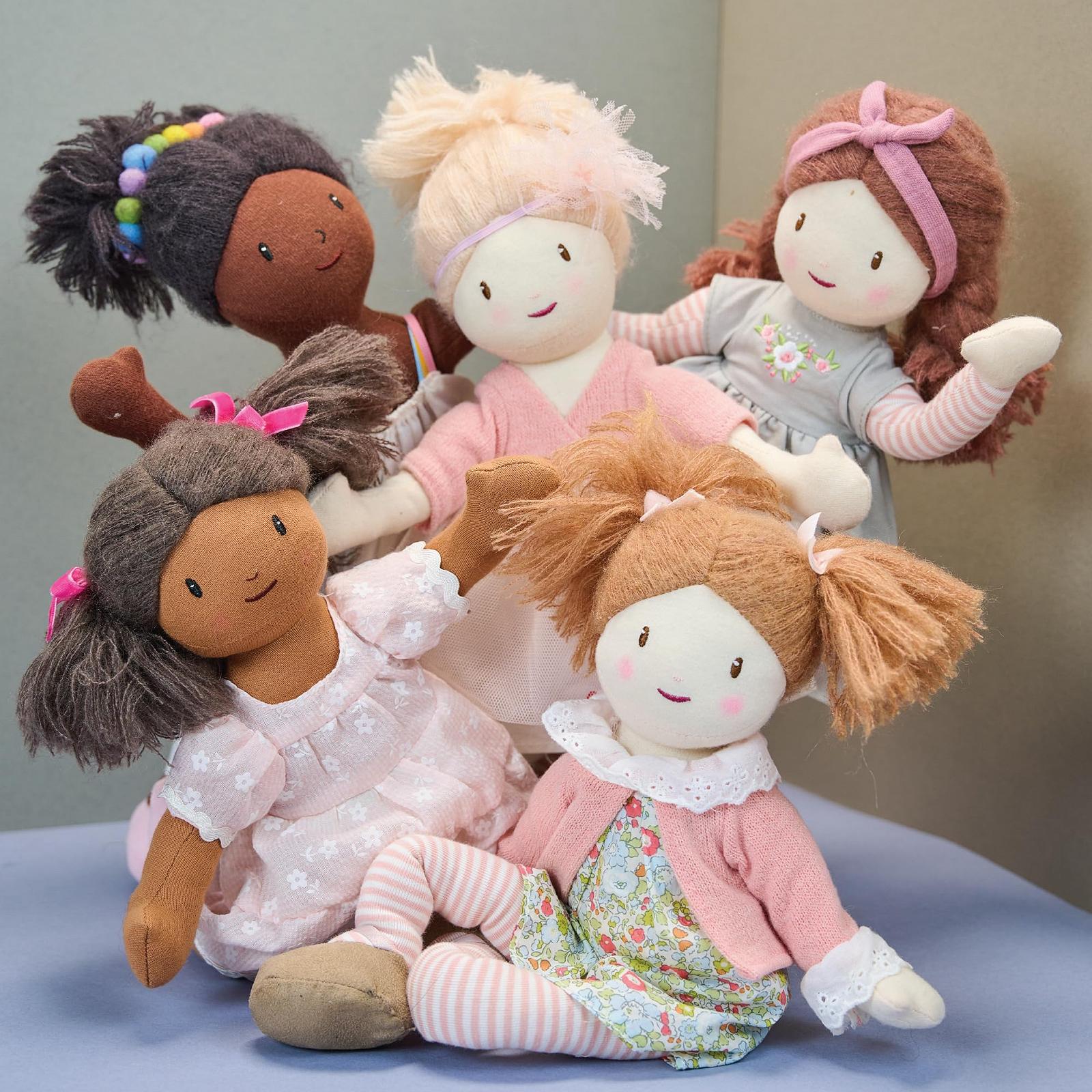 Лялька ThreadBear Design Esme з білою сукнею та райдужними помпонами для дітей від 3 років, фото №8