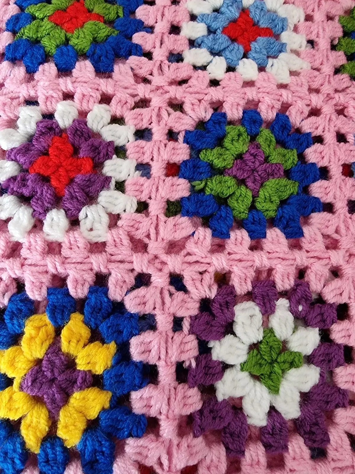 Плед в стилі печворк Рожевий 120 x 200 см, XXL, Вязаний гачком, Квадрат бабусі, Ручна робота, Вінтажний вигляд, фото №3