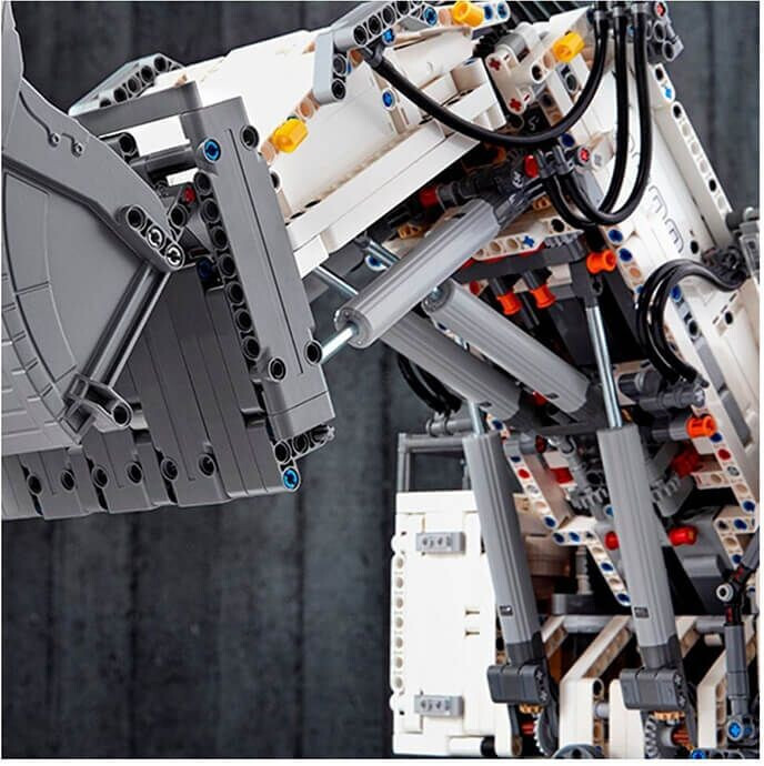 Блоковый конструктор LEGO Technic Экскаватор Liebherr R 9800 (42100), фото №7