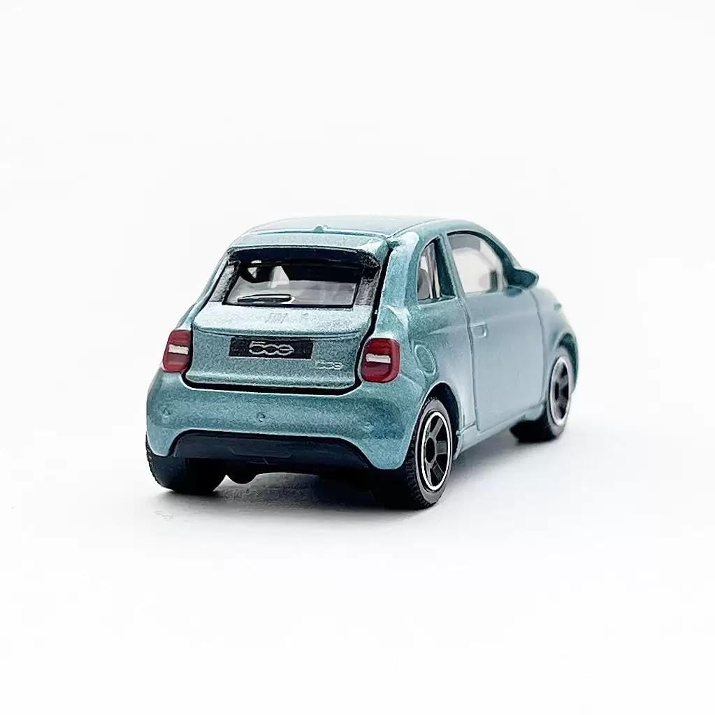 Машинка Matchbox 2021 Fiat 500e, Moving Parts 9/54, фото №4 Машинка Matchbox 2021 Fiat 500e, Moving Parts 9/54, фото №4