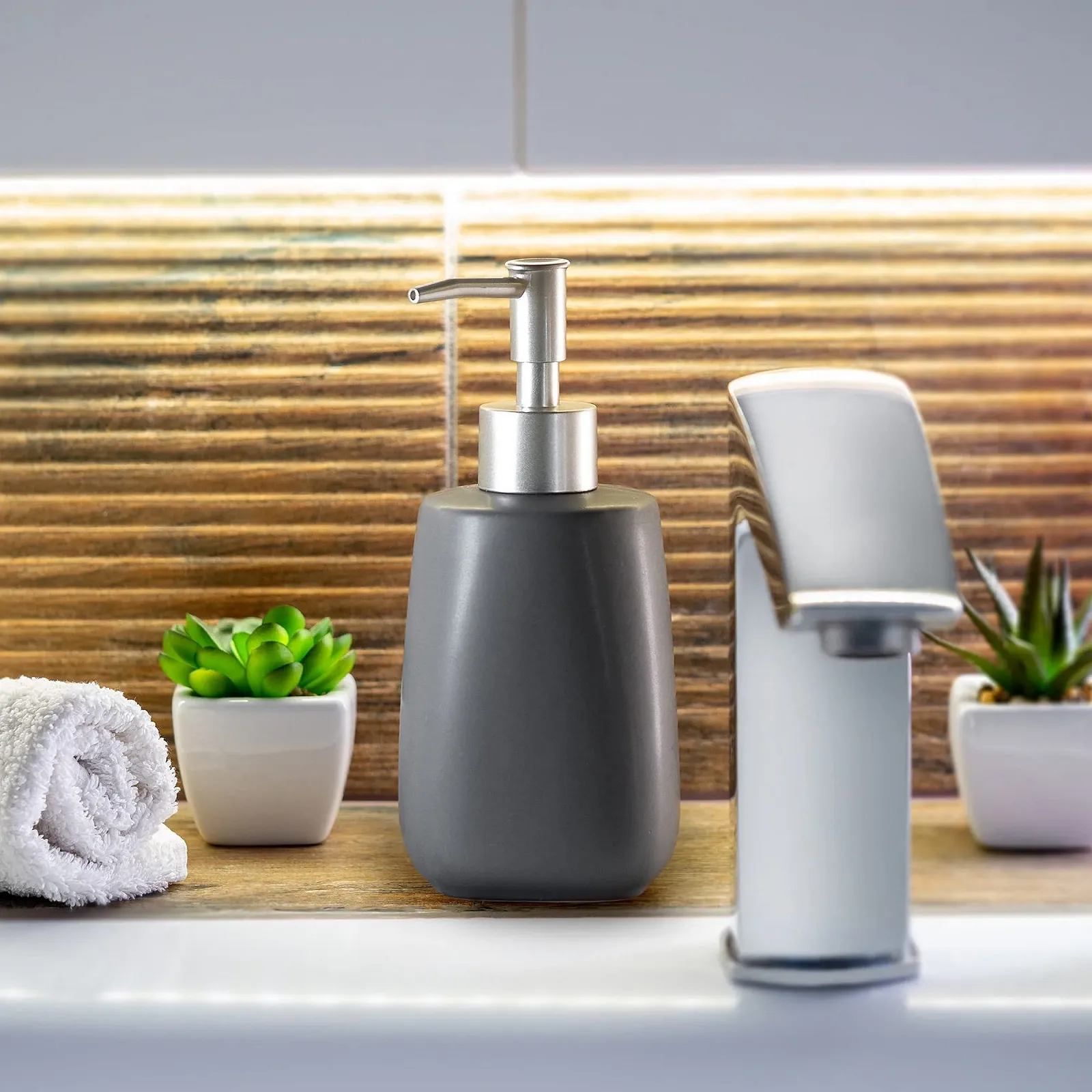 Набір для ванної кімнати KADAX, 2 предмети, кераміка, Стакан і Диспенсер, Антрацит, фото №6 Набір для ванної кімнати KADAX, 2 предмети, кераміка, Стакан і Диспенсер, Антрацит, фото №6