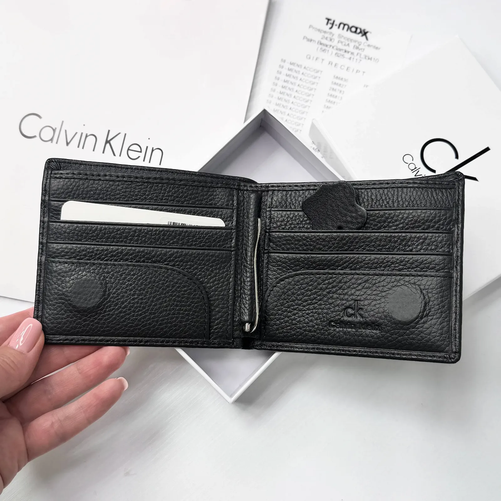 Чоловічий гаманець на магніті шкіряний брендовий Calvin Klein у подарунковій упаковці, фото №5 Чоловічий гаманець на магніті шкіряний брендовий Calvin Klein у подарунковій упаковці, фото №5
