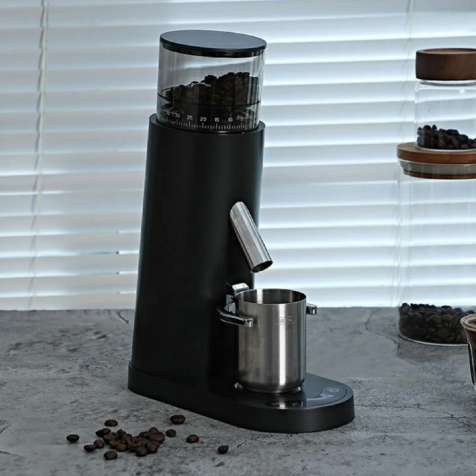 Электрическая кофемолка Black 685, фото №2