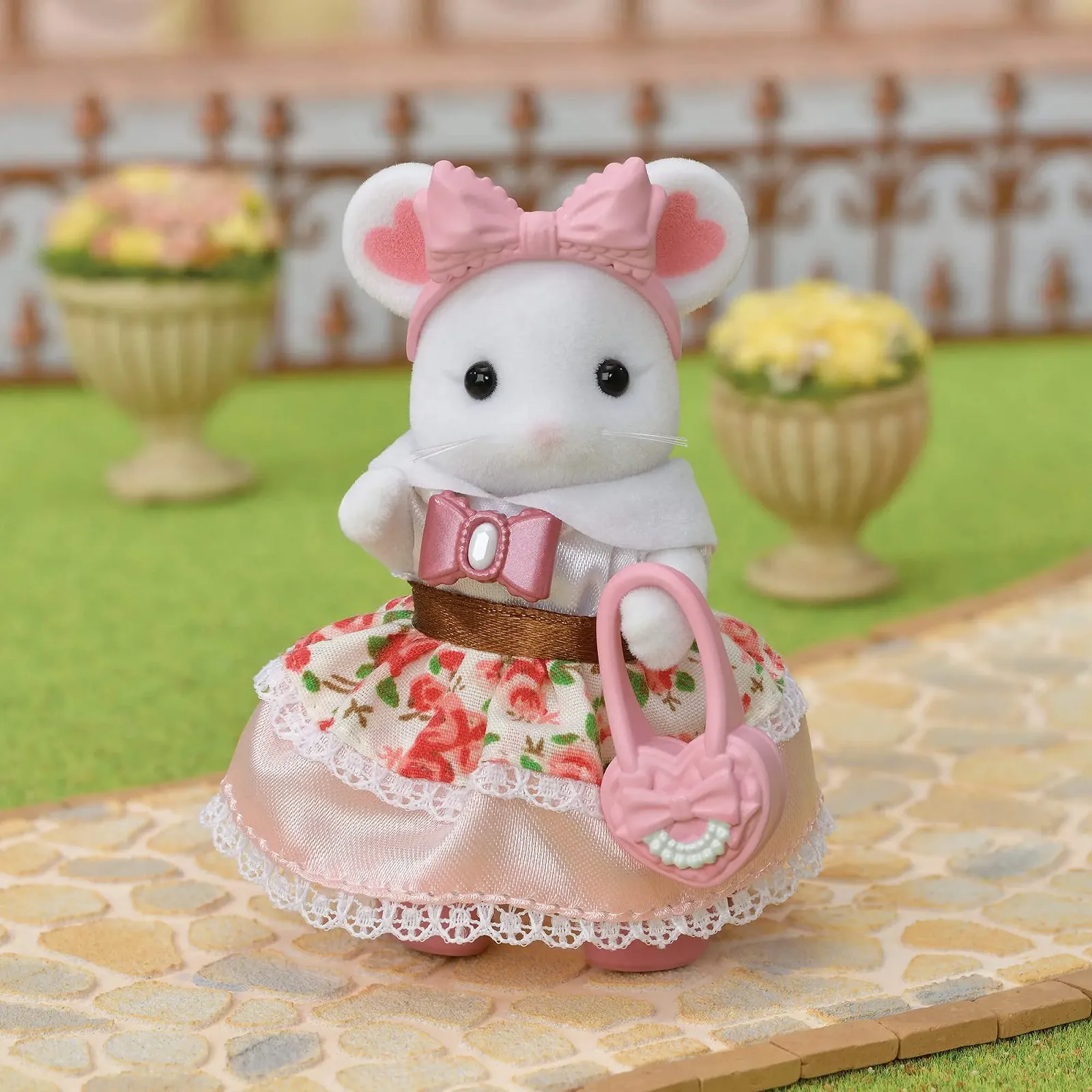 Игровые фигурки Sylvanian Families 5540 Marshmallow Mouse, фото №7 Игровые фигурки Sylvanian Families 5540 Marshmallow Mouse, фото №7