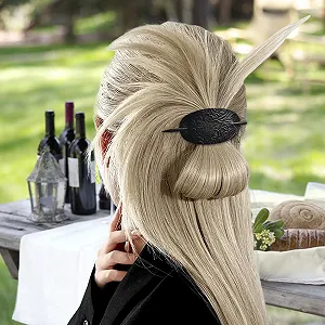 Заколка кожаная с палочкой - Заколка-гребешок из искусственной кожи овальной формы для хвостика - Заколка цена на synthetic.ua - Фото 1 Заколка кожаная с палочкой - Заколка-гребешок из искусственной кожи овальной формы для хвостика - Заколка synthetic.ua - Фото 1