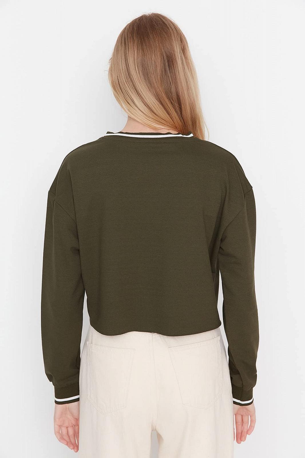 Женский свитшот TRENDYOL V-образный вырез со слоганом Стандартный, фото №4 Женский свитшот TRENDYOL V-образный вырез со слоганом Стандартный, фото №4