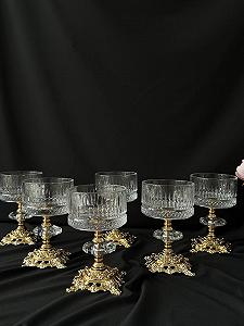 Креманка скляна на золотій ніжці, святкова сервіровка столу synthetic.ua - Фото 1