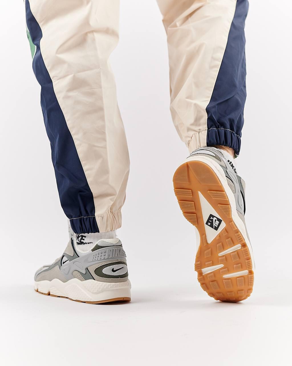 Кроссовки мужские Air Huarache Runner серые замшевые кросы найк демисезонная обувь из натуральной замши, фото №4 Кроссовки мужские Air Huarache Runner серые замшевые кросы найк демисезонная обувь из натуральной замши, фото №4