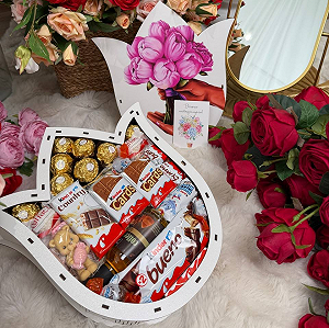 Подарочный бокс для женщины на 8 марта - Фото 1