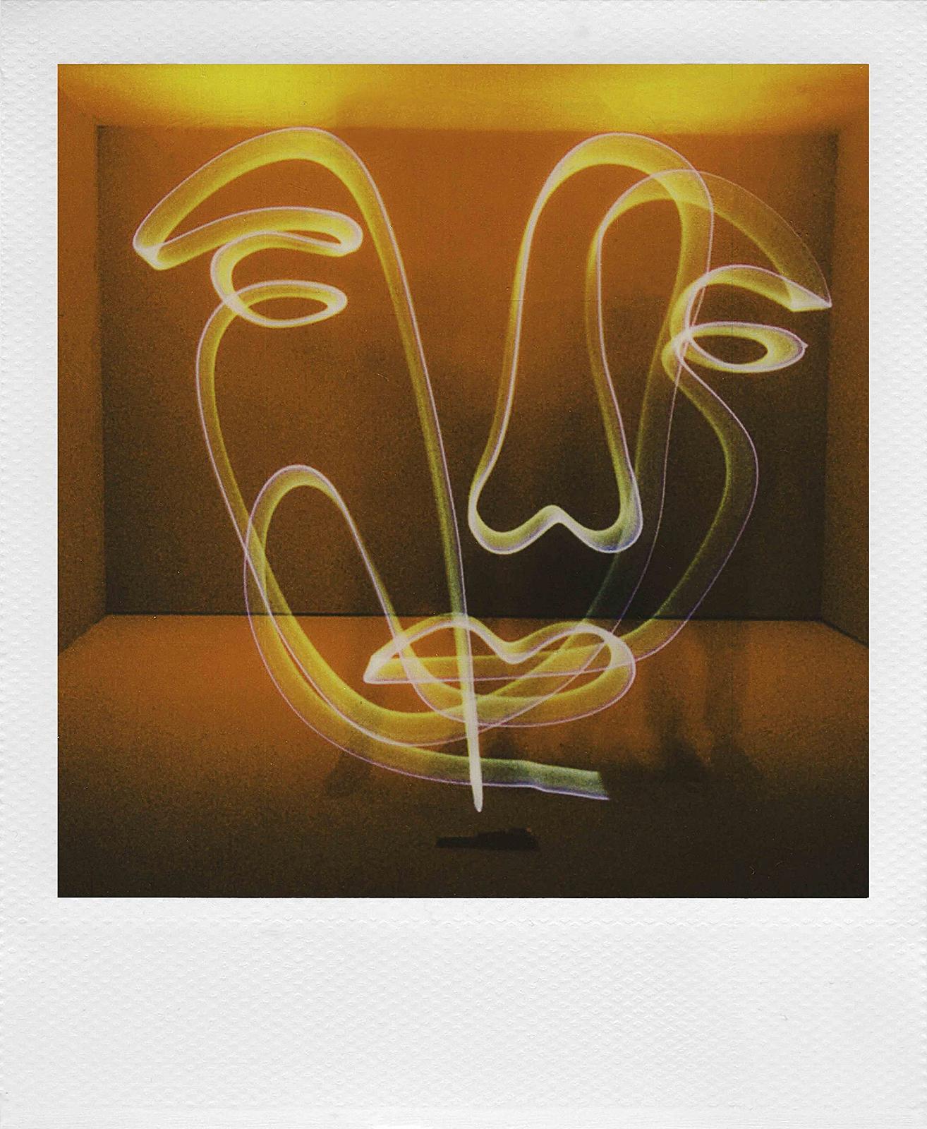 Фотокамера мгновенной печати Polaroid Now+ i-Type Black, фото №7