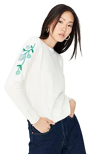 Пуловер TRENDYOL однотонный с круглым вырезом synthetic.ua - Фото 1