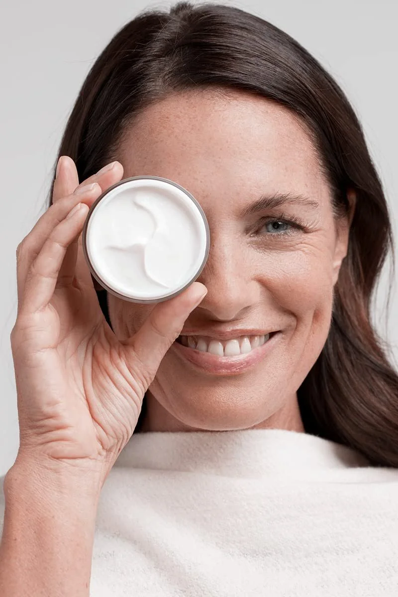 Денний крем для обличчя Nivea Vital Soy Protective зміцнювальний SPF 30, 50 мл, фото №3 Денний крем для обличчя Nivea Vital Soy Protective зміцнювальний SPF 30, 50 мл, фото №3