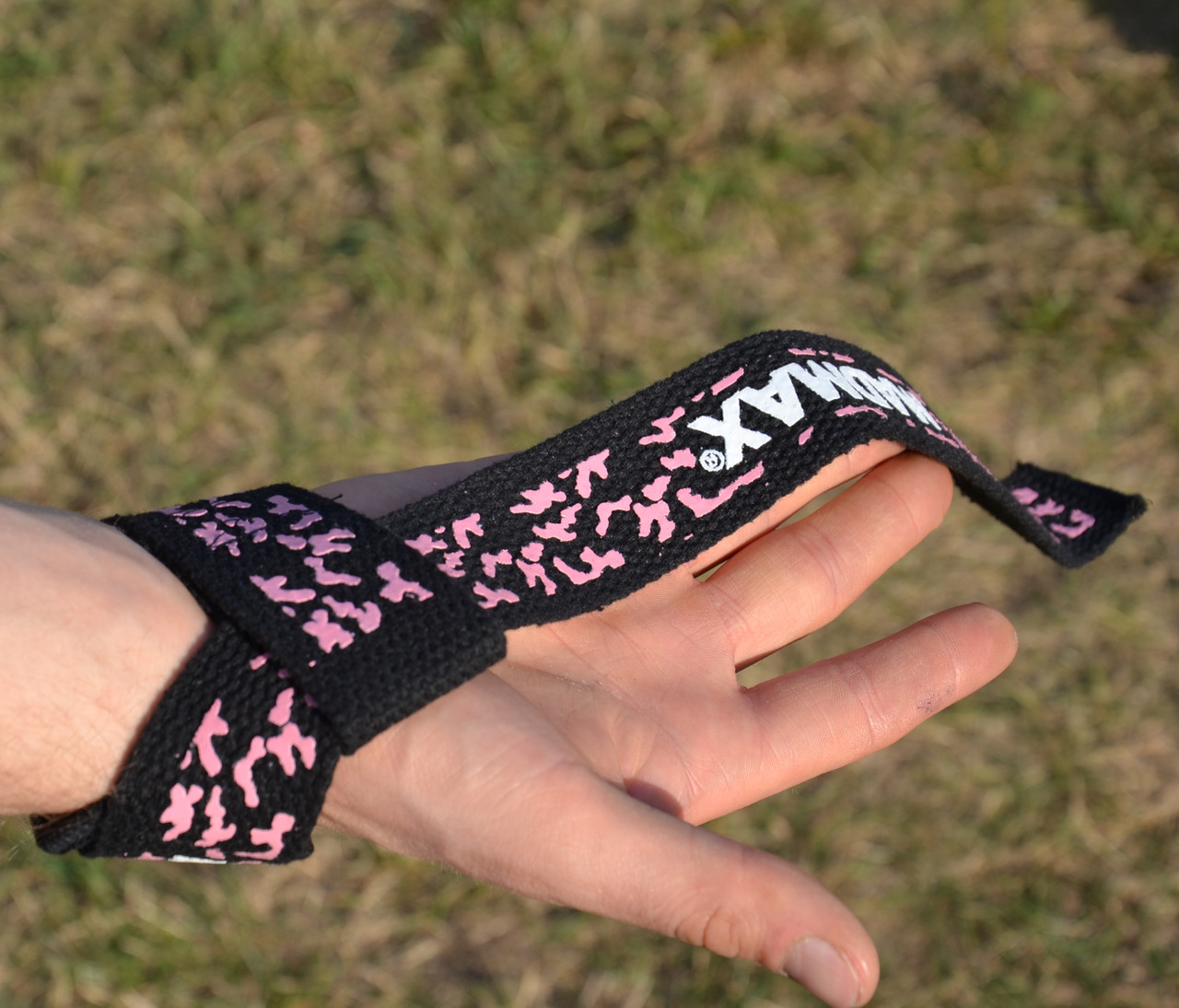 Лямки для тяги MadMax Camo Power Wrist Straps Camo/Pink, фото №6 Лямки для тяги MadMax Camo Power Wrist Straps Camo/Pink, фото №6