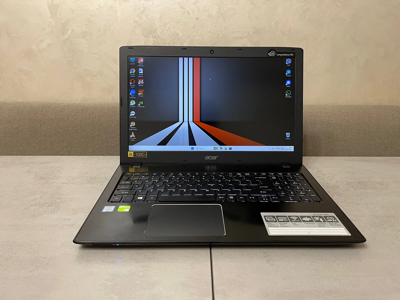 Ноутбук Acer Aspire E5-576G-5762, 15,6" FHD IPS, i5-8250U, 16GB, 256GB SSD, NVIDIA GeForce MX150 2GB, фото №1