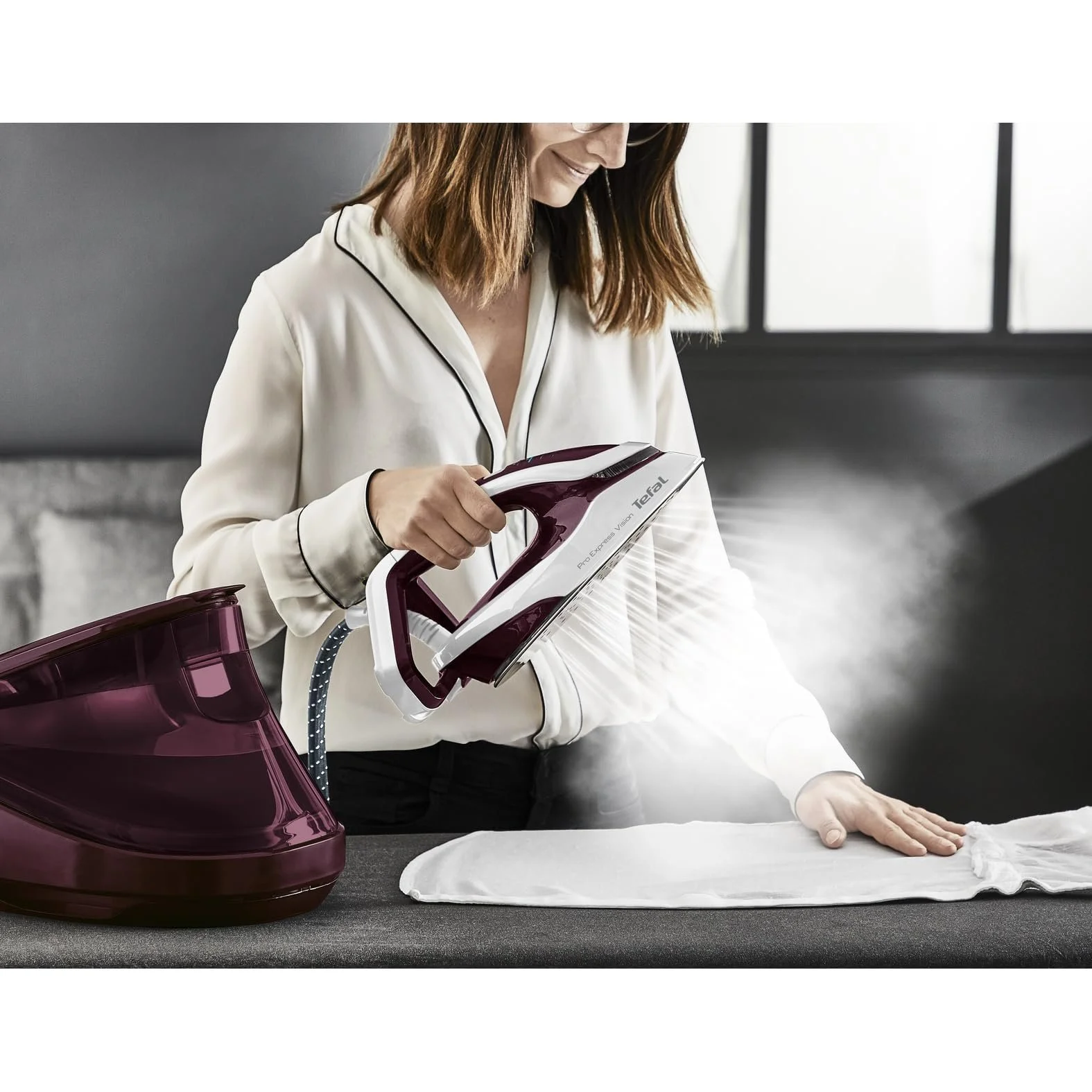 Паровая гладильная станция Tefal Pro Express Vision GV9810 8.3 бар 180 г/мин 680 г/мин Темно-красный/белый, фото №3