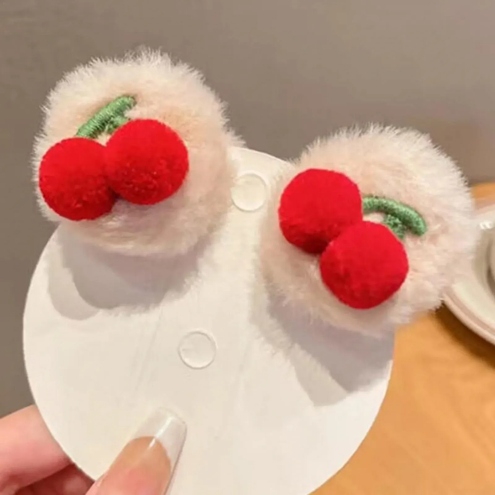 Плюшевые Заколки для Волос Фруктовые - 2 шт., фото №6 Плюшевые Заколки для Волос Фруктовые - 2 шт., фото №6