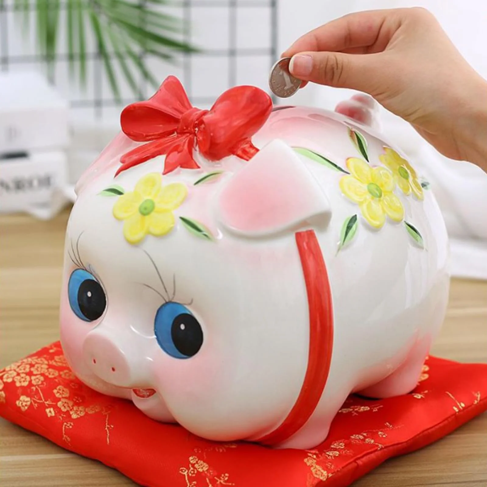 Скарбничка керамічна Ceramic Piggy Bank Порося з квітами червона, фото №4