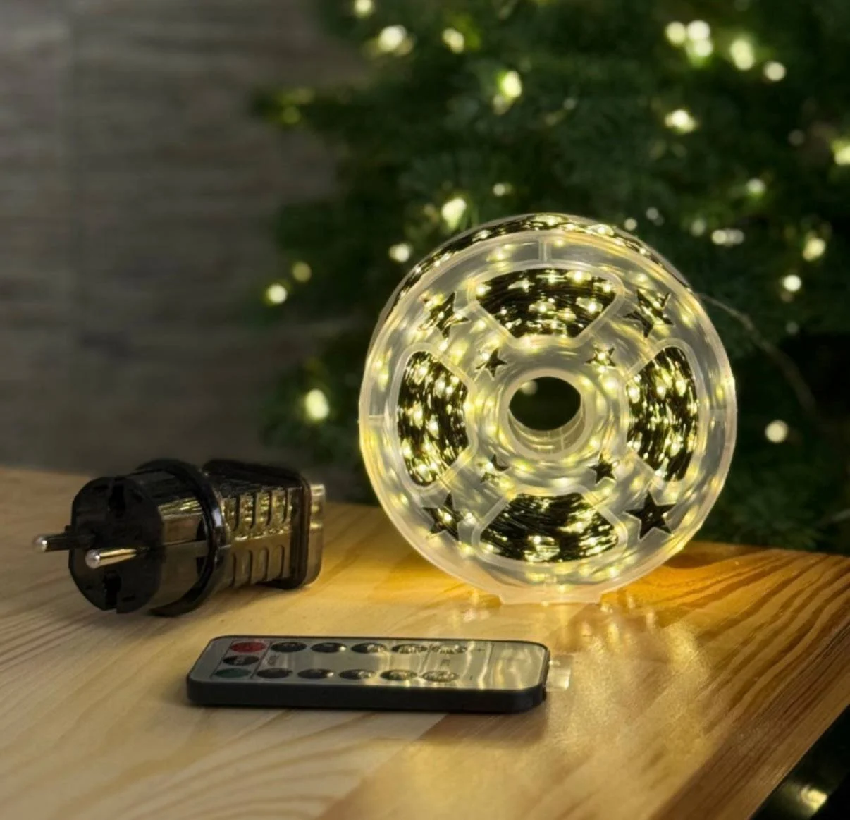 Новорічна гірлянда роса нитка на зеленому дроті теплий білий колір 50 м, фото №2 Новорічна гірлянда роса нитка на зеленому дроті теплий білий колір 50 м, фото №2