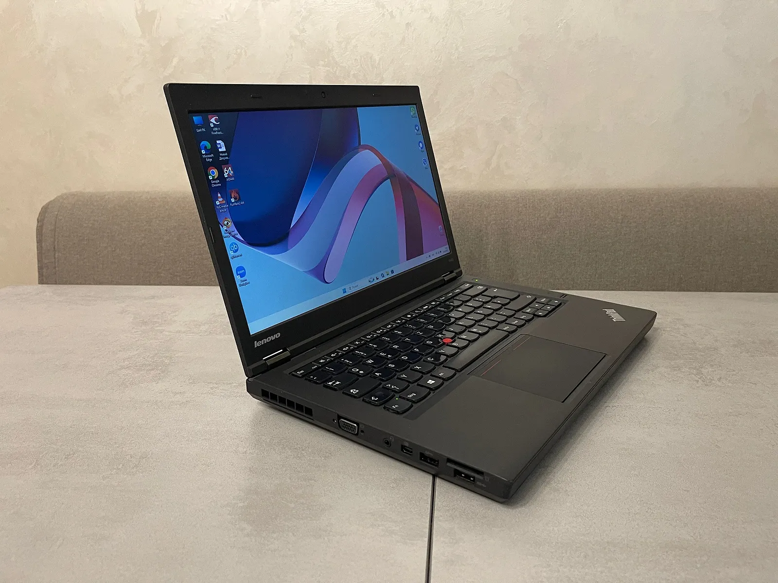Ноутбук Lenovo ThinkPad T440, 14" HD+, i7-4600M, 16GB, 256GB SSD, GeForce GT 730M 1GB, фото №2 Ноутбук Lenovo ThinkPad T440, 14" HD+, i7-4600M, 16GB, 256GB SSD, GeForce GT 730M 1GB, фото №2