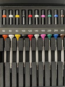 Набір BERGEON 30081-AC10 з 10 викруток з нержавіючої сталі для годинникаря в дерев'яній коробці synthetic.ua - Фото 1