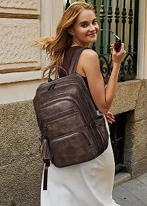 Рюкзак Shrrie для ноутбука 17 дюймов 28L из веган-кожи с USB chocolate цена на synthetic.ua - Фото 1 Рюкзак Shrrie для ноутбука 17 дюймов 28L из веган-кожи с USB chocolate synthetic.ua - Фото 1