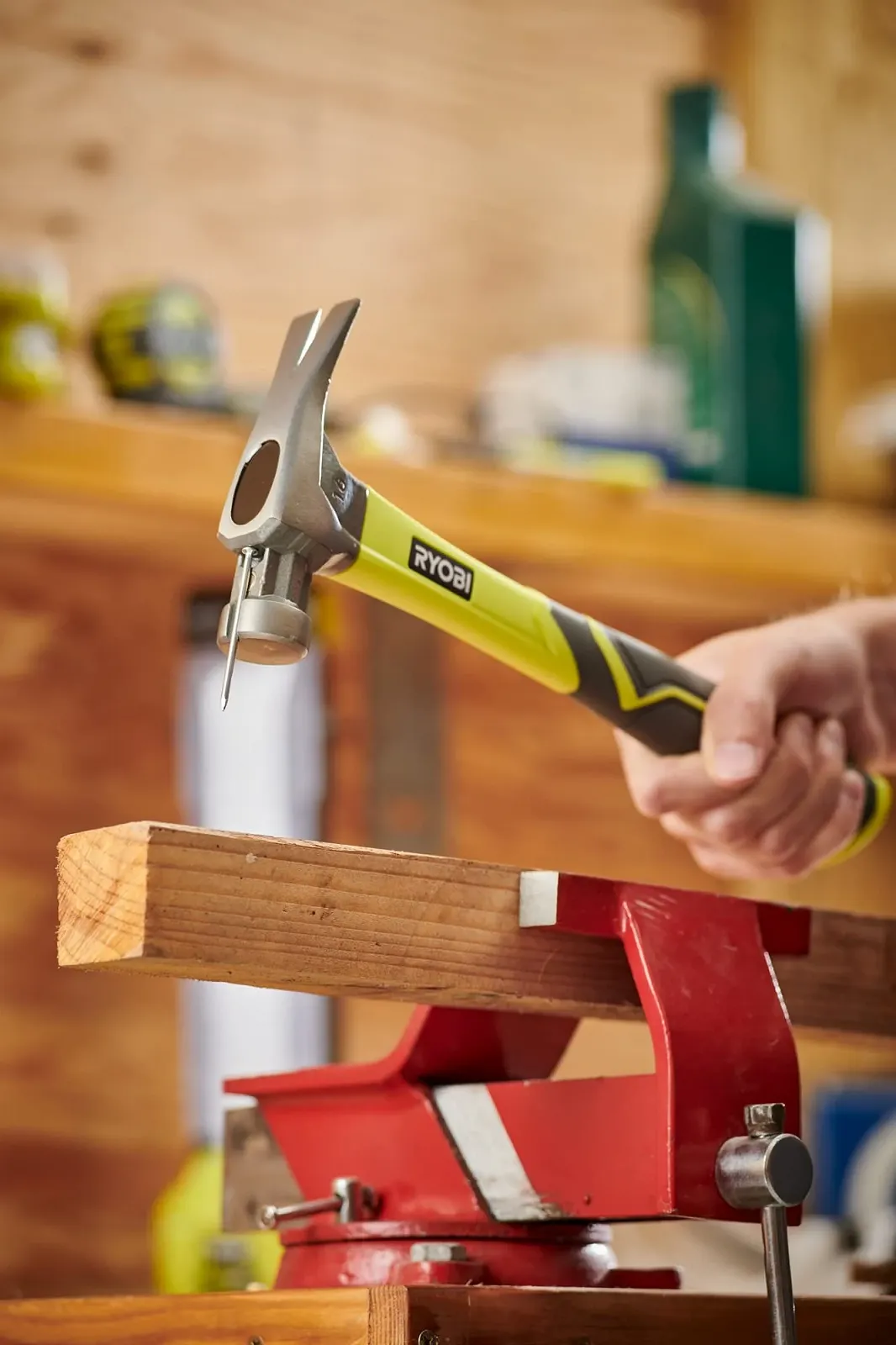 Молоток-гвоздодер RYOBI RH16FSS с магнитным держателем гвоздей 450 г гладкая поверхность нескользящая рукоятка, фото №7 Молоток-гвоздодер RYOBI RH16FSS с магнитным держателем гвоздей 450 г гладкая поверхность нескользящая рукоятка, фото №7