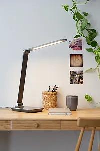 Настільна лампа Airam Daria Office LED 3-step Color Temp Wireless Charging RA>95 Anthracite synthetic.ua - Фото 1