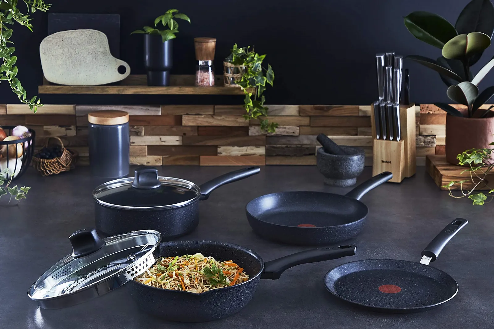 Сковорідка-вок Tefal Black Stone 28 см Антипригарне покриття Mineralia+ Індукція для здорового приготування їжі Ефект каменю Чорний G28106, фото №6