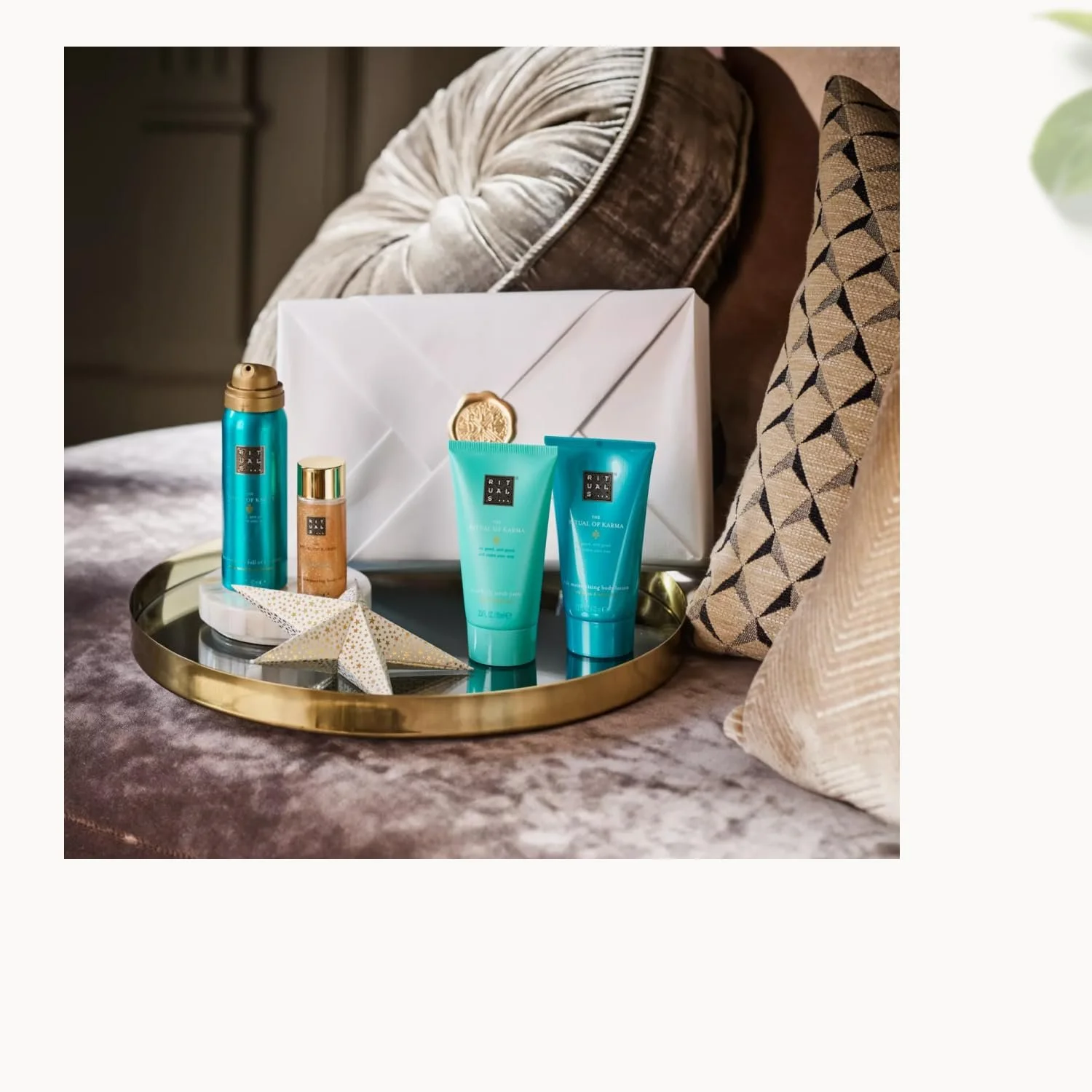 Набор RITUALS The Ritual of Karma Series Soothing Treat - Пена для душа, крем для тела, скраб для тела, масло для тела, 1112243, фото №4 Набор RITUALS The Ritual of Karma Series Soothing Treat - Пена для душа, крем для тела, скраб для тела, масло для тела, 1112243, фото №4