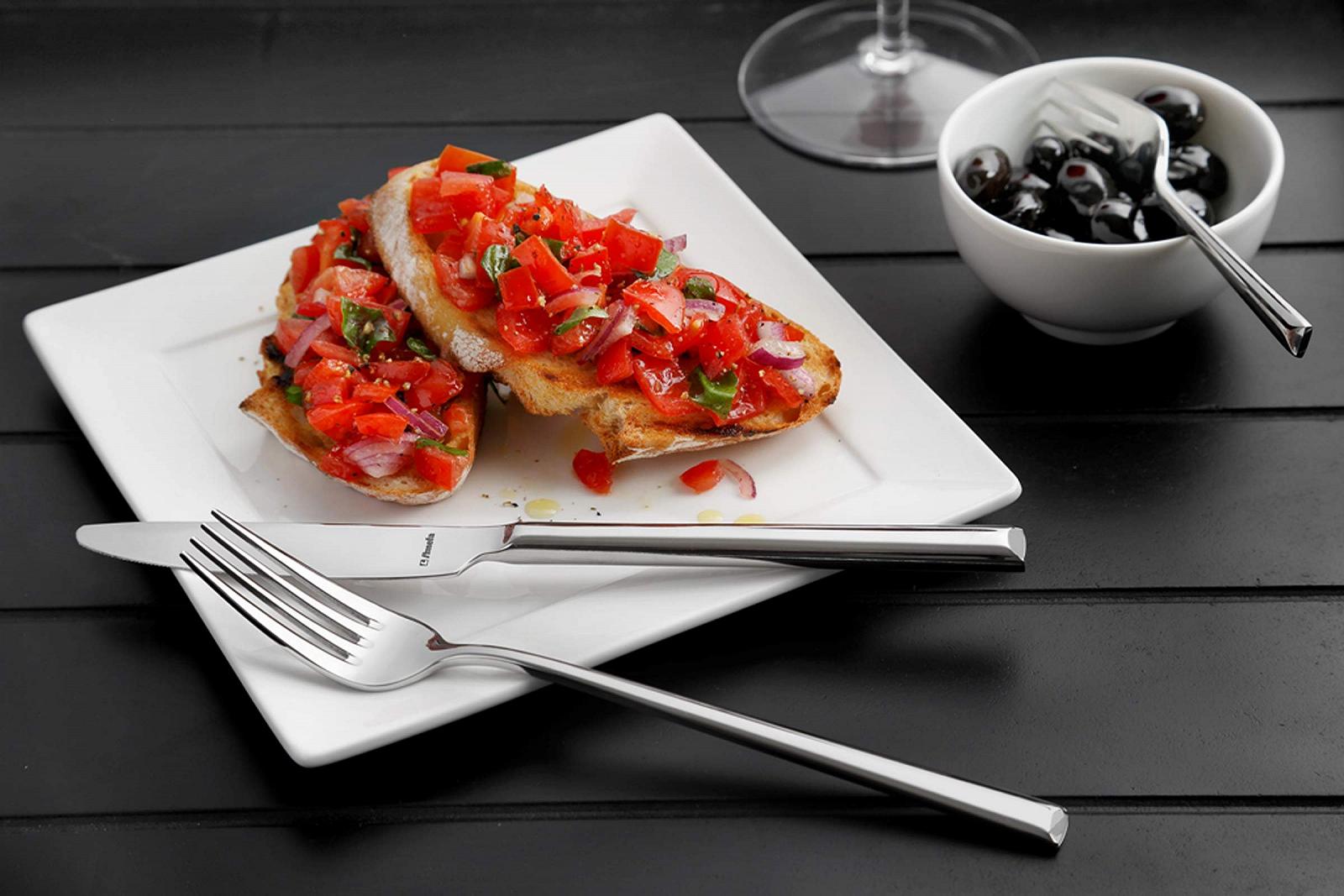 Набор столовых приборов Amefa ECLAT на 4 персоны, нержавеющая сталь с высококачественными пластиковыми ручками фиолетового цвета, 16 предметов, Violin, фото №2